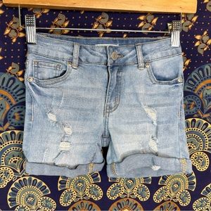 ⭐️5/15$⭐️ Urban Girls distressed denim shorts